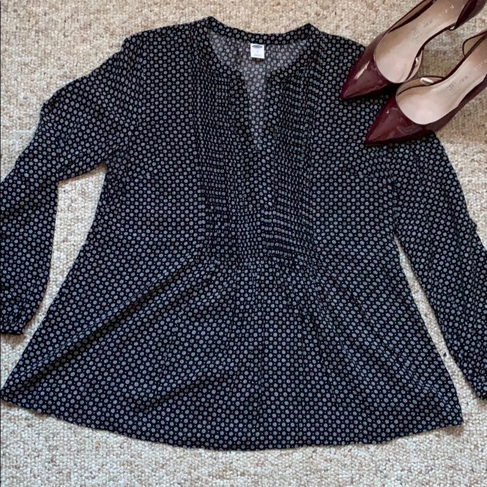 Old Navy White & Black Floral Blouse